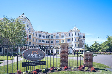 Assisted Senior Living in McLean, VA | Sunrise of McLean